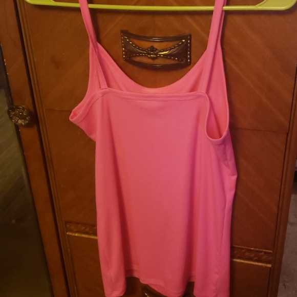 Pink scarf 💗 and tank top - Picture 2 of 4